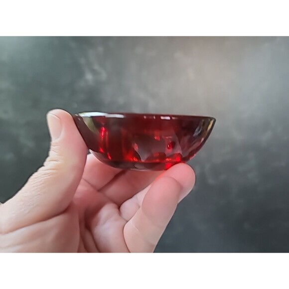 Vintage Red Glass Tea Light Candleholder - Picture 4 of 10